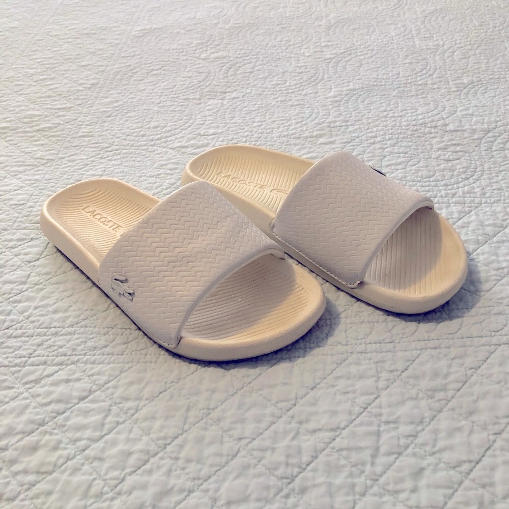 Lacoste Croco 119 slides. Size 7.